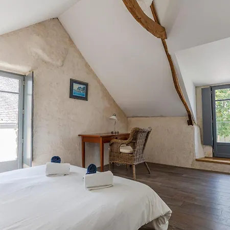 Petit Confortable Dans Village