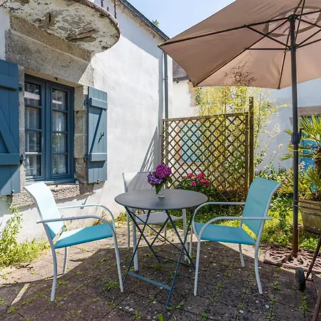 Petit Confortable Dans Village Noyalo